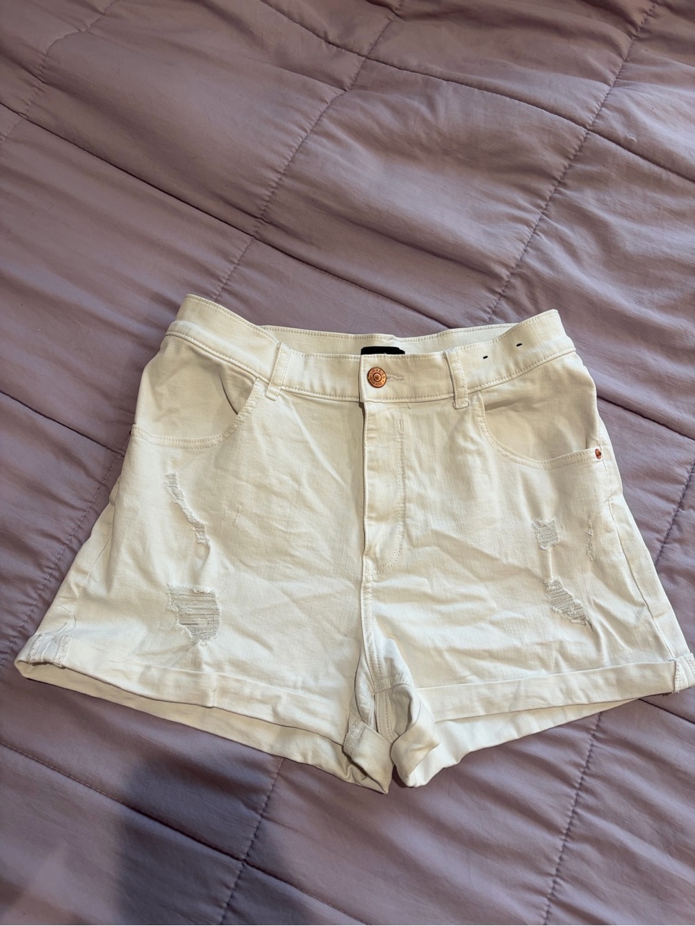 Express size 10 High-Rise White Women’s Distressed Denim Shorts